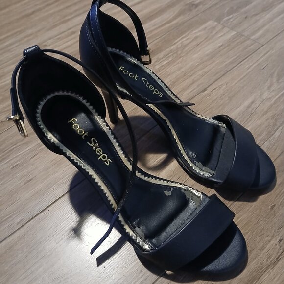 Black women's heels size 5.5 - Picture 3 of 3